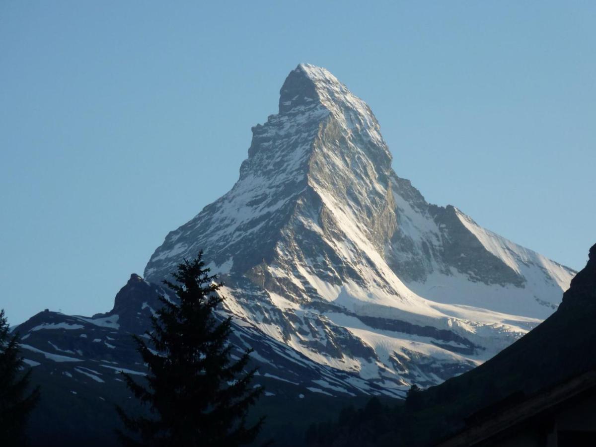 ツェルマットSunnaeplaetzli- Aprt. 4P Matterhorn View/Wifiアパートメント エクステリア 写真